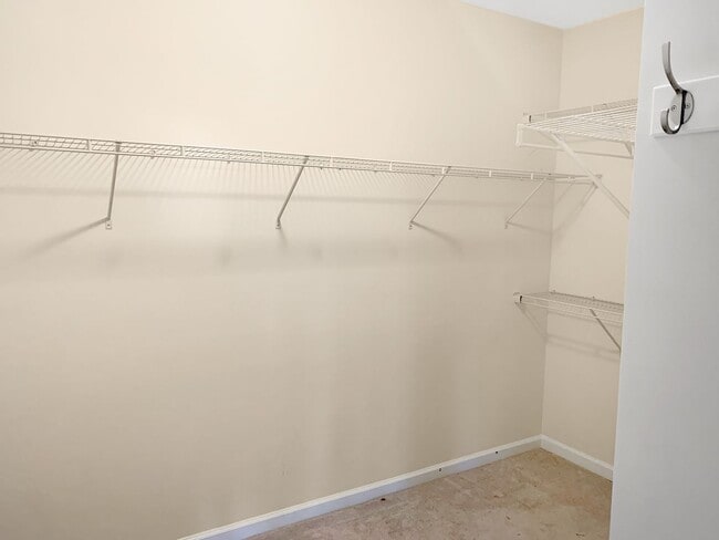 Building Photo - Beautiful & Spacious 2 Bedroom, 2 Bathroom...