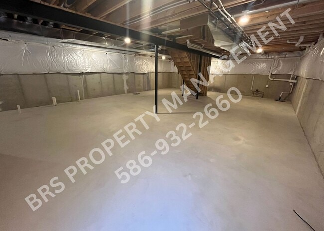 Building Photo - JUST REDUCED!!  Stunning 4 bedroom 2.5 bat...