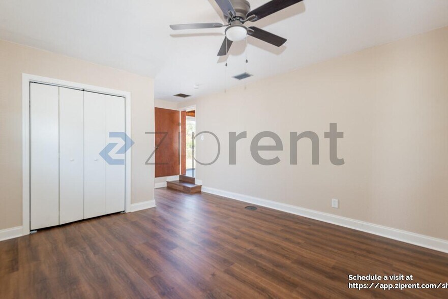 Building Photo - 3601 30th Ave S