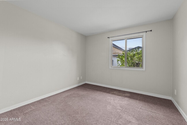 Building Photo - 1229 E Manhatton Dr