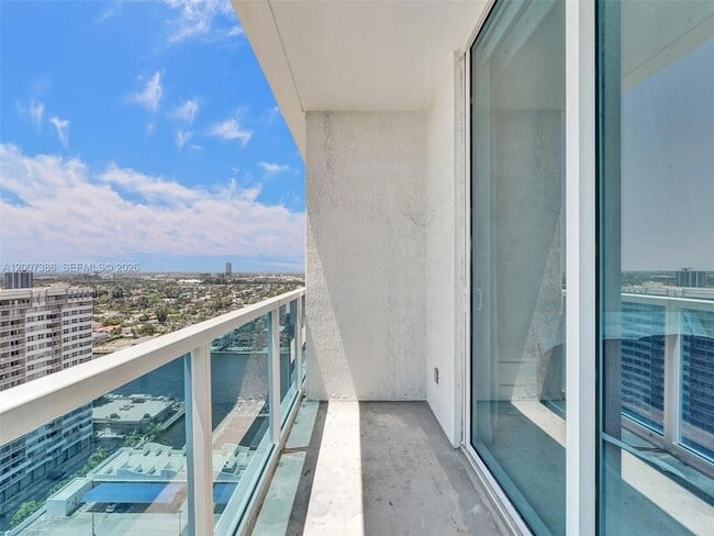 Building Photo - 1945 S Ocean Dr