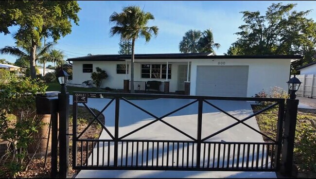 Building Photo - 600 NW 38th Ct