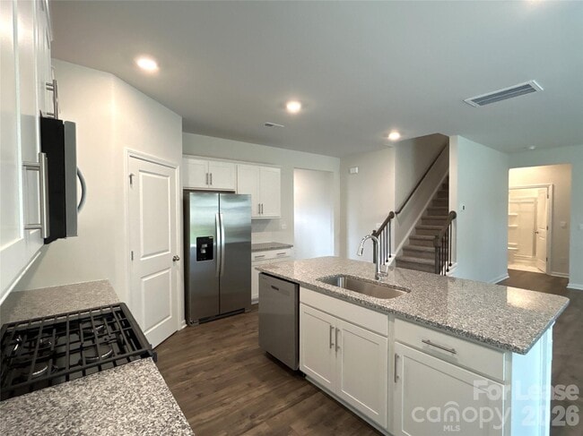 Building Photo - 1920 Vanderlyn St