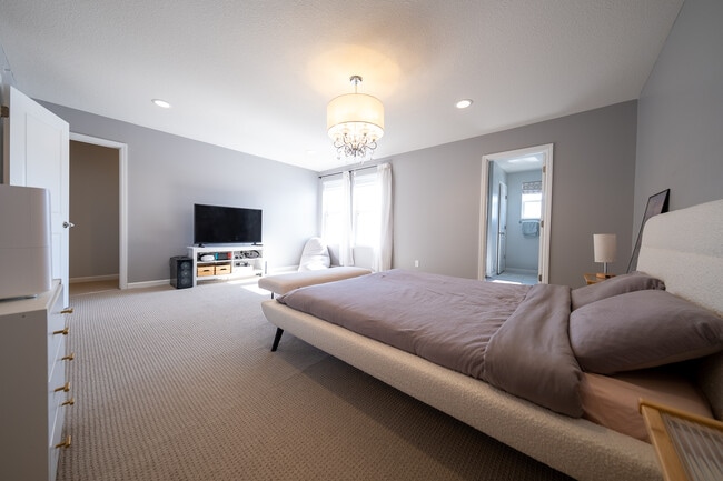 Building Photo - 756 Stonegate Rd