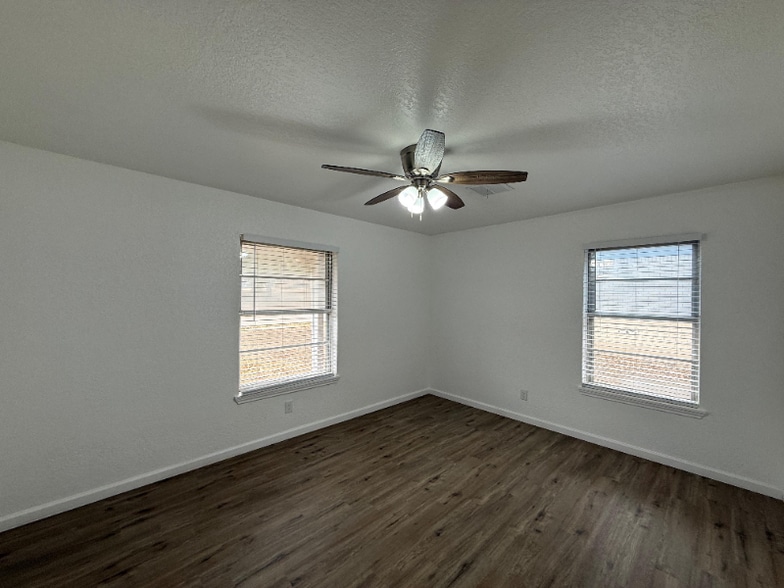 Building Photo - 4410 Moana Dr