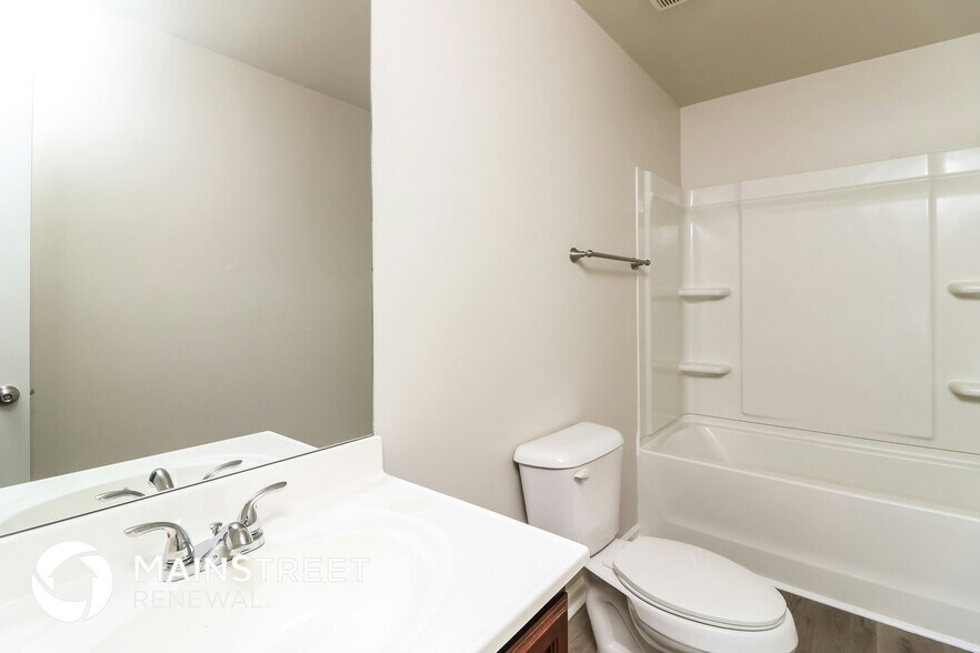 Building Photo - 404 Scenic View Ct