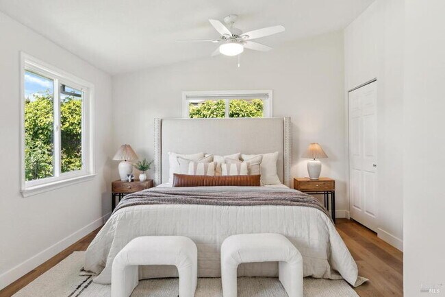 Building Photo - 53 Labrea Way