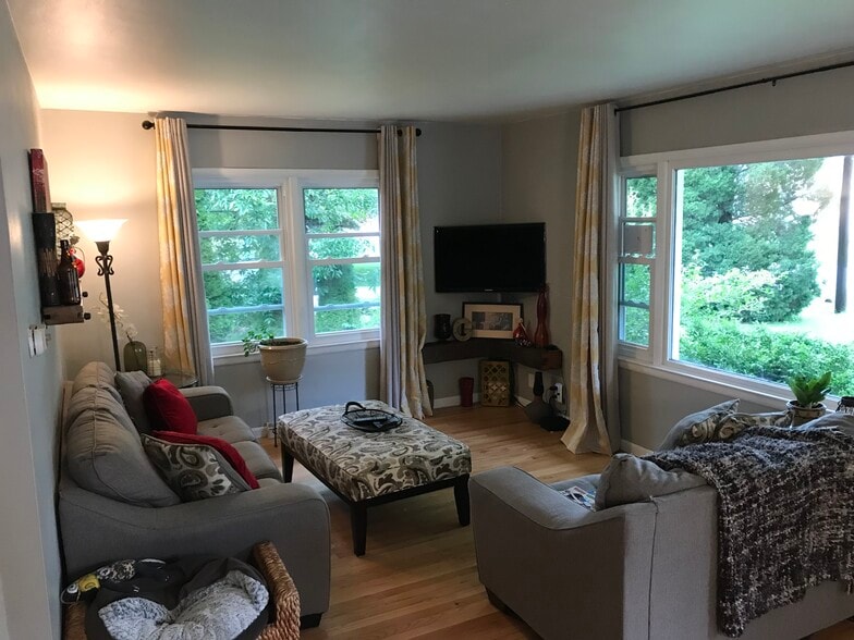 Building Photo - 12417 W Honey Ln