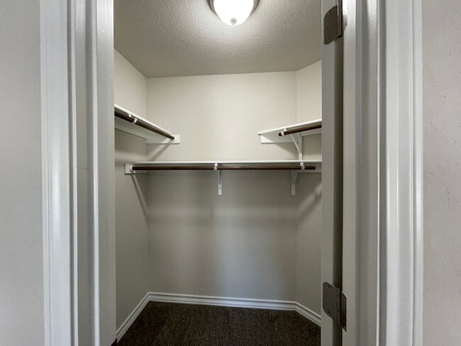 Building Photo - Townhome for rent