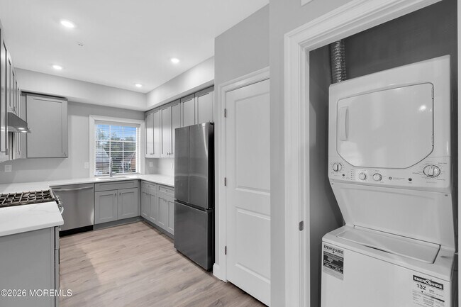 Building Photo - 245 Parker Ave