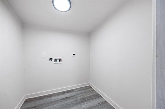 Building Photo - 24 E Iron Belt Rd SE