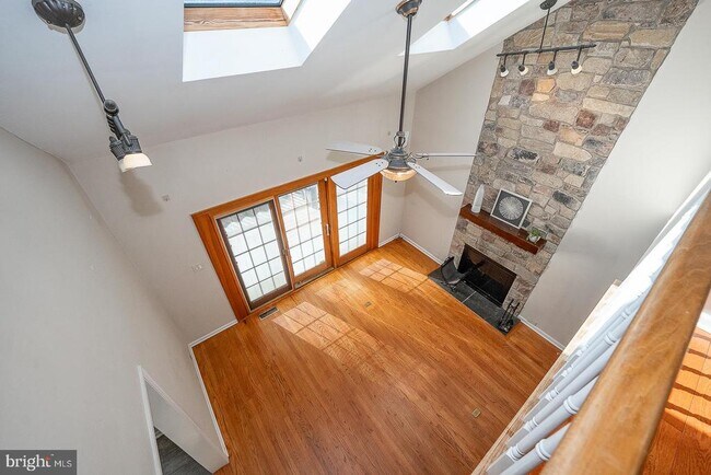 Building Photo - 1099 Armstrong Ct