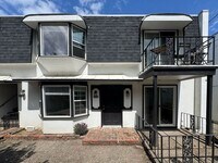 Building Photo - 1115 W 6th Ave