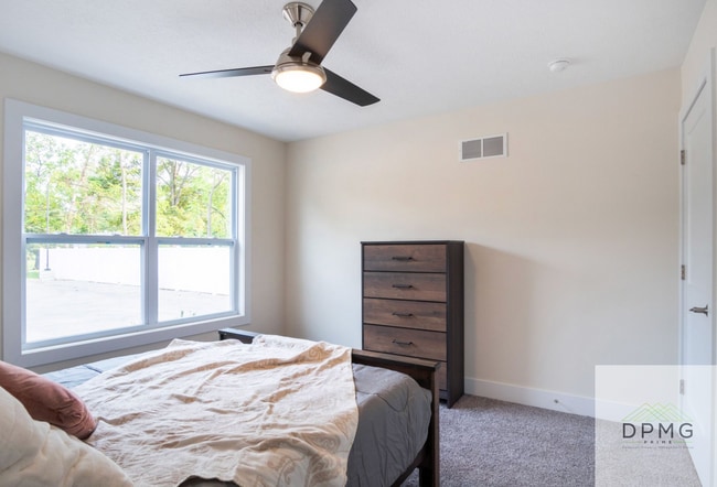 Building Photo - 414 Haven St