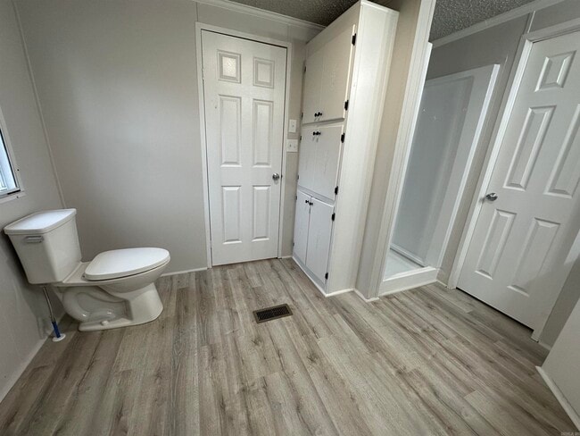 Building Photo - 2712 Spring St