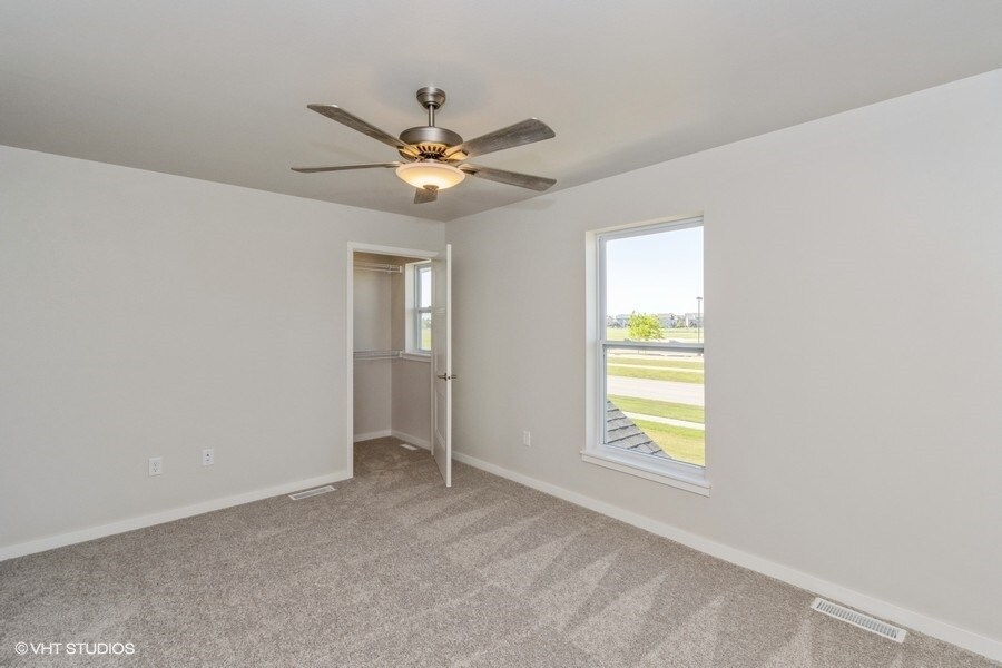 Building Photo - 2231 Saint Andrews Dr
