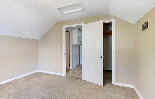 Primary Photo - 108 4th Ave SE
