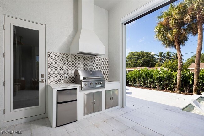 Building Photo - 1257 11th Ct N