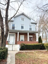 Building Photo - 1261 Milton Pl