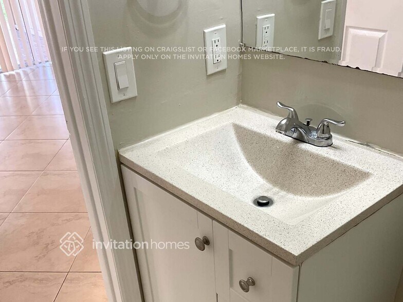 Building Photo - 14137 SW 166th Terrace