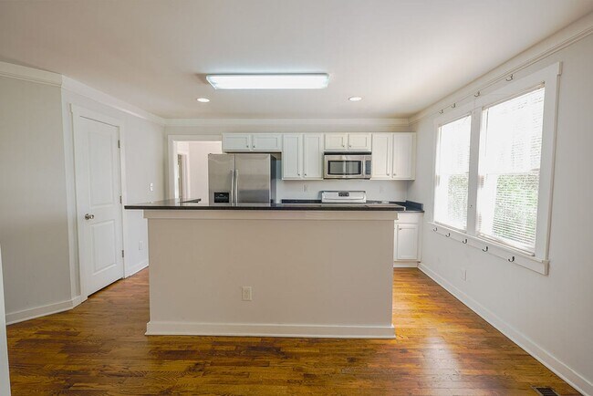 Building Photo - 134 Westover Dr