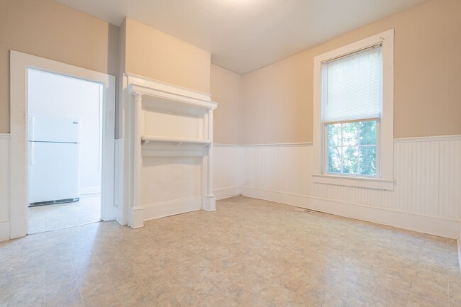 Building Photo - BEAUTIFUL Apartment in Downtown Suffolk!