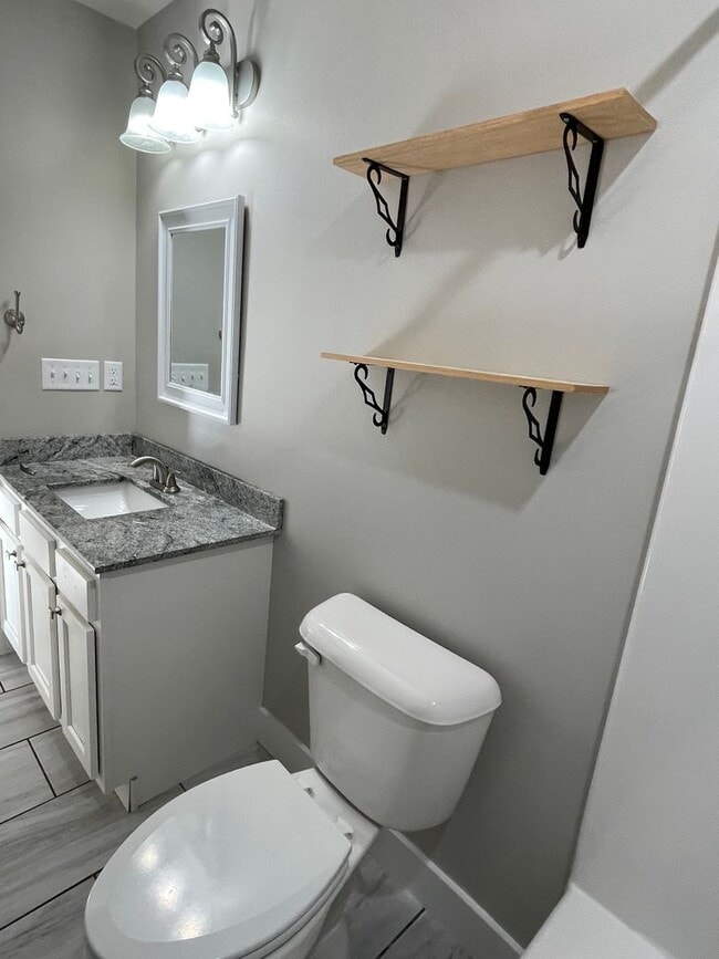 Building Photo - Built in 2020! 3 Bed 2 Bath w/ FENCE and UF Walk Out Basement