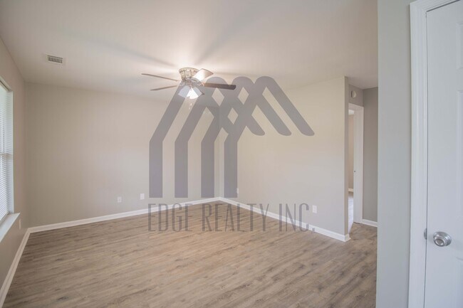 Building Photo - 1253 Roberts Way