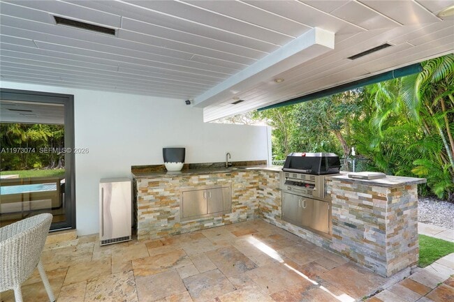 Building Photo - 7322 Vistalmar St