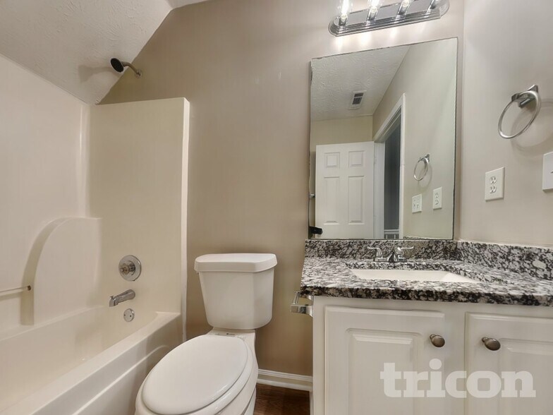 Building Photo - 265 Wisteria Way