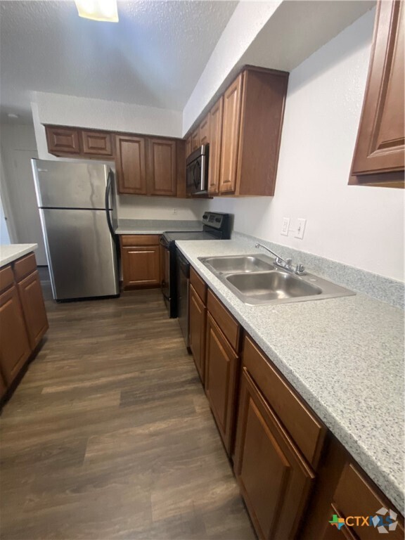 Building Photo - 205 Craddock Ave