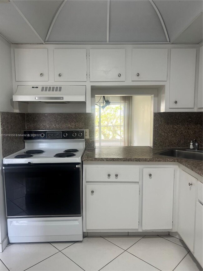 Building Photo - 6091 NW 61st Ave