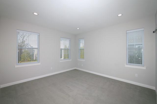 Building Photo - 204 Sutton Ct