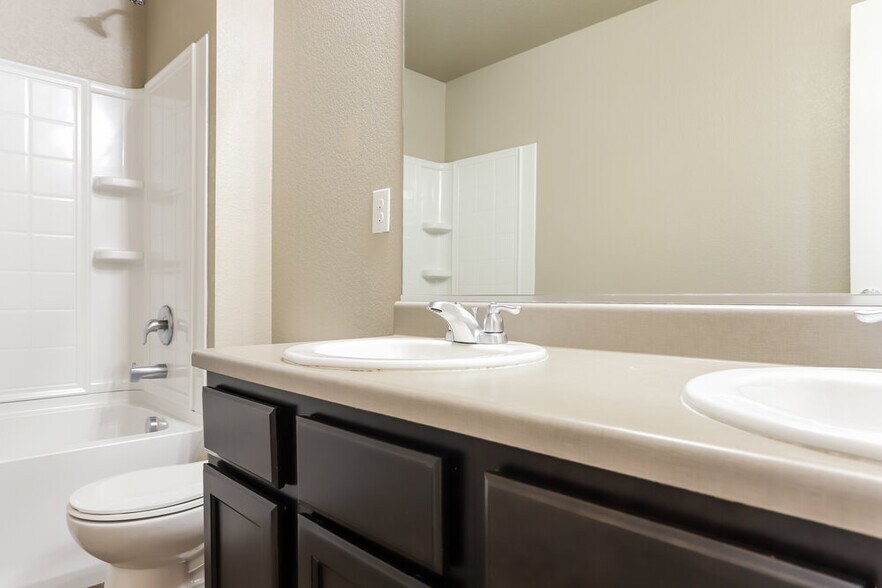 Building Photo - 5772 Echo Park Cir