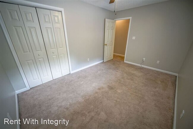 Building Photo - 2310 Tina Dr