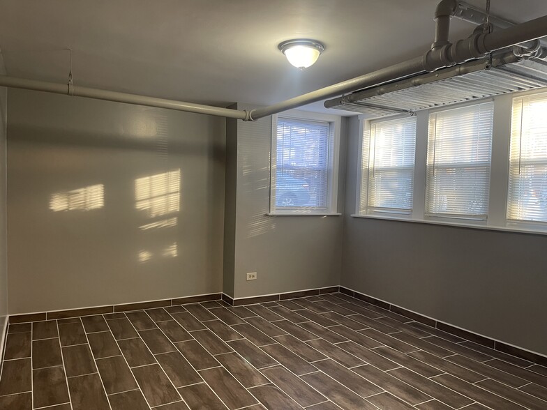 Building Photo - 5300 W Altgeld St