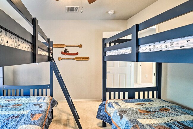 Building Photo - 21100 Santa Ana Cove