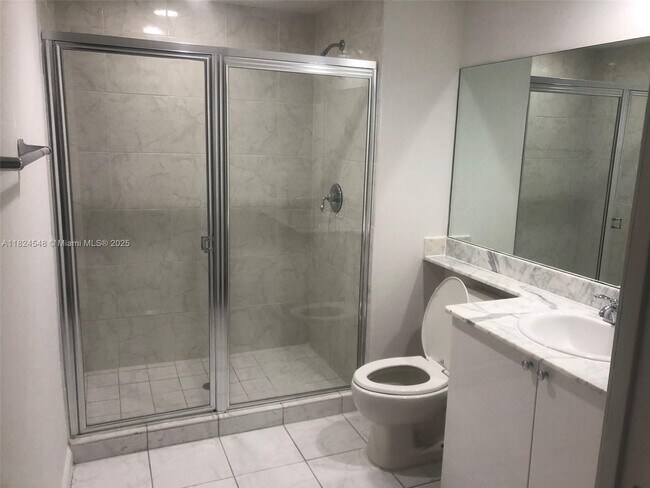 Building Photo - 2775 NE 187th St