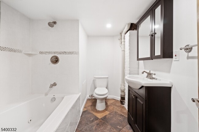 Building Photo - 288 N 6th St