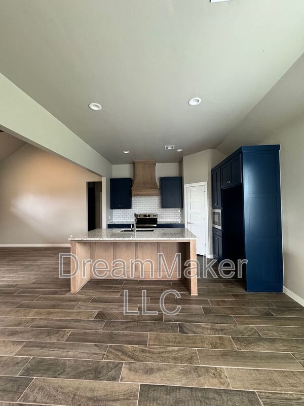 Building Photo - 5328 Red Maple Ave