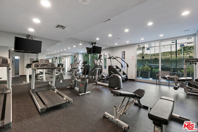 Building Photo - 1100 Alta Loma Rd