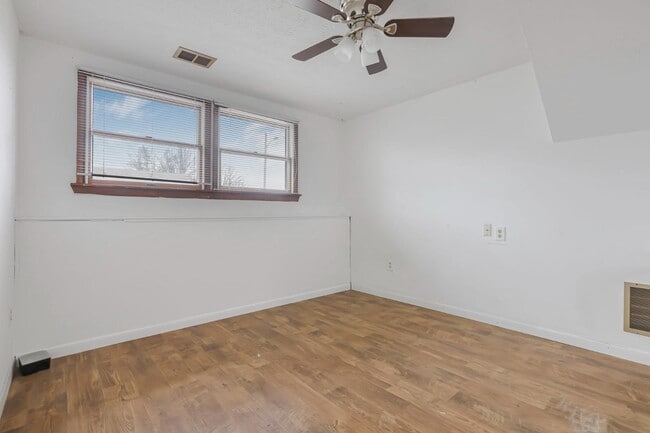 Building Photo - 2543 Stonington Ave