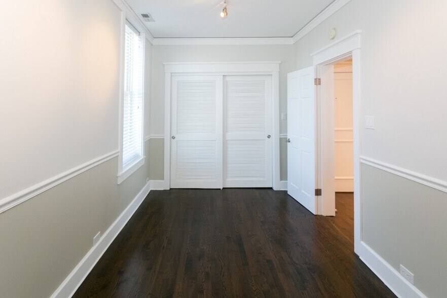 Building Photo - 3614 N Bosworth Ave
