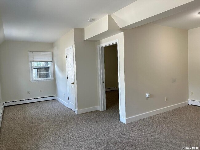 Building Photo - 92 Harbor Rd