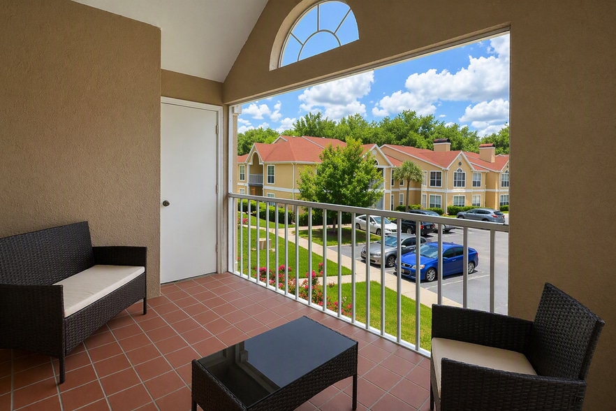 Building Photo - 9481 Highland Oak Dr