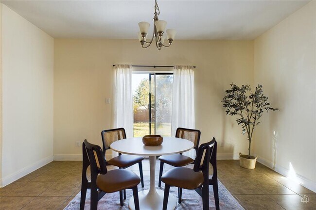 Building Photo - 12013 Oaklynn Ct