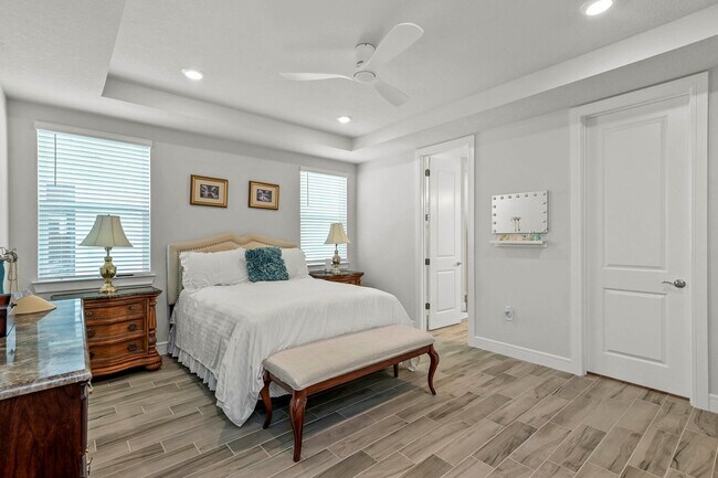 Building Photo - Available Furnished or Unfurnished 2Bed/2Bath+Office in Weslyn Park at Sunbridge