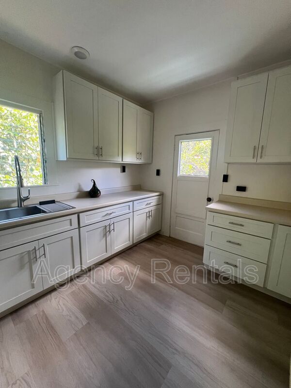 Building Photo - 2835-2841 Kolowalu St