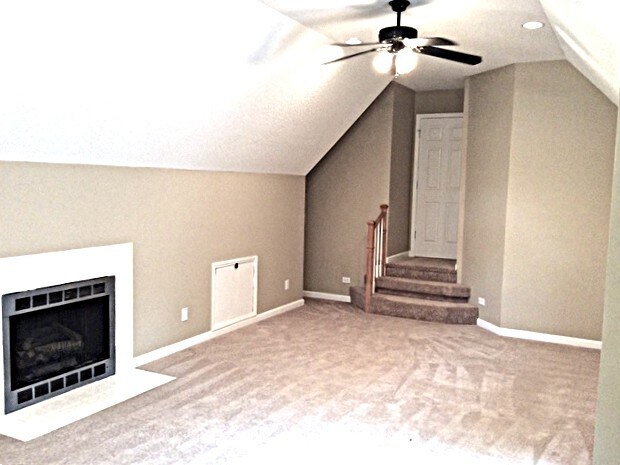 Building Photo - 8001 Lakeshore Dr