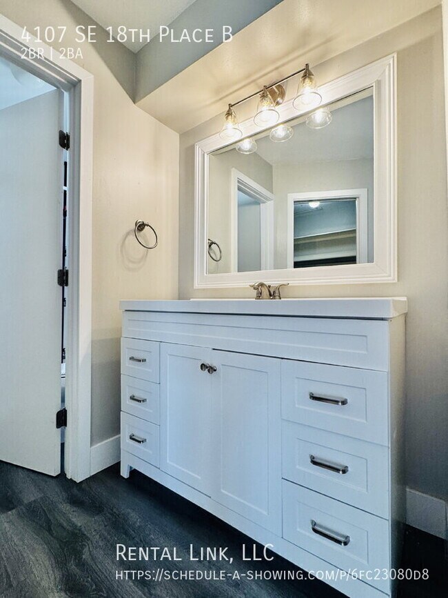 Building Photo - 4107 SE 18th Pl